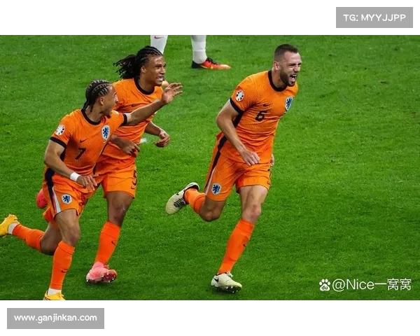 荷兰名宿点评：关键位置低迷，斯豪滕荣膺半决赛最佳球员(荷兰队名宿)
