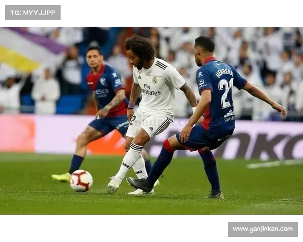 国王杯加的斯B队迎战韦斯卡B队客场逆转取胜